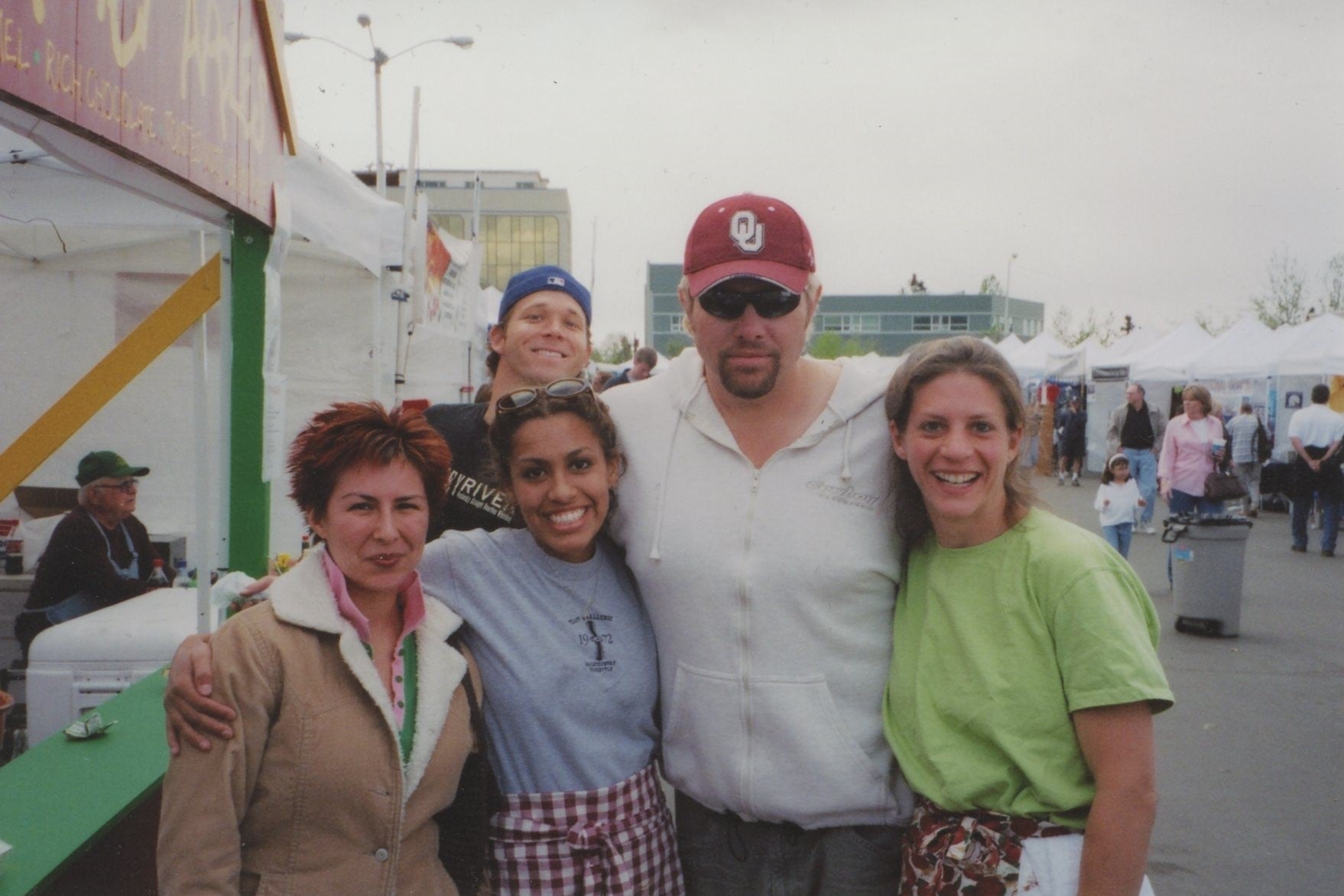 Caroline and Toby Keith at the Anchorage Saturday Market